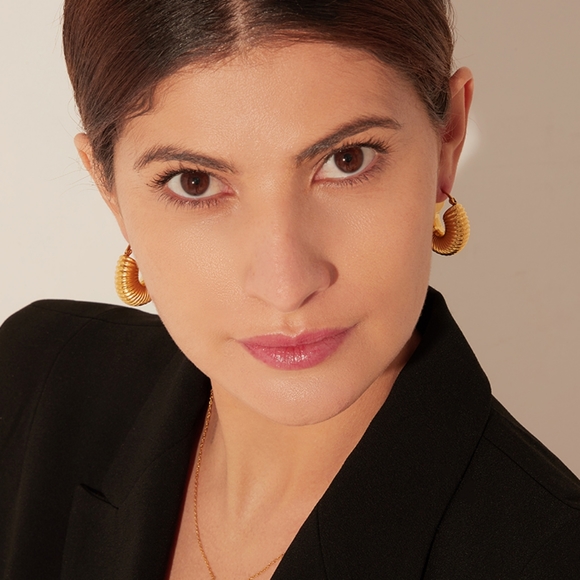 Round Chunky Hoop Earrings - Picture 7 of 8